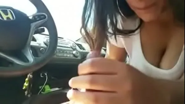 Stort Pretty lady suck bf dick in car varmt rør