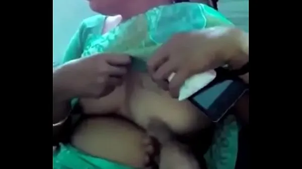 Velká sexy aunty pressing cock teplá trubice