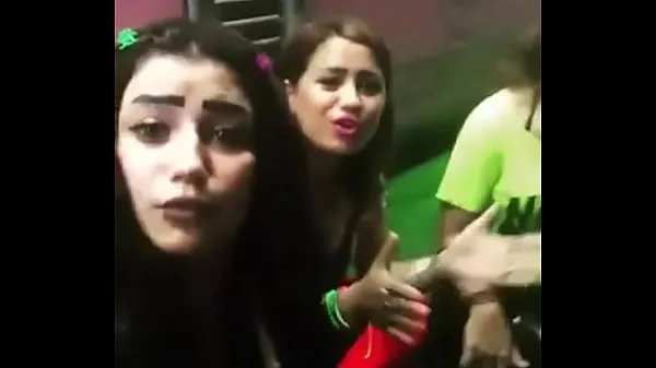 3 girls dancing with the sweetest dance and hot body Tiub hangat besar