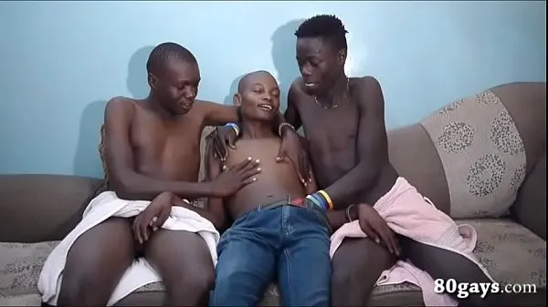 Velika Black African Twinks Barebacking Threesome topla cev