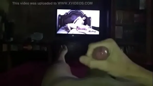 a handjob watching porn أنبوب دافئ كبير