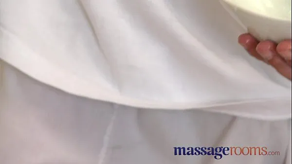 Μεγάλος Massage Rooms Mature woman with hairy pussy given orgasm θερμός σωλήνας