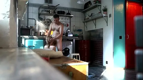 Czech teen Perfect blowjob in the kitchen, Hidden spy cam Tabung hangat yang besar