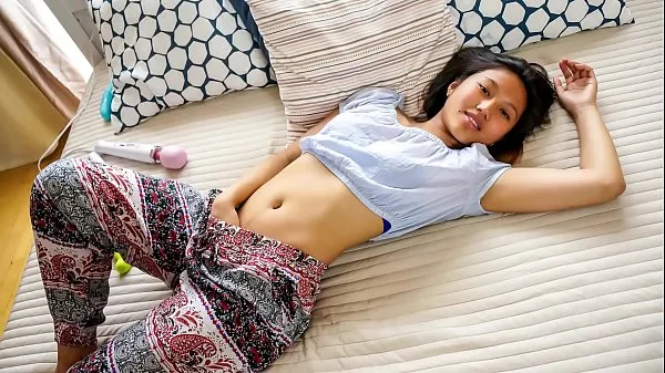 Velká QUEST FOR ORGASM - Asian teen beauty May Thai in for erotic orgasm with vibrators teplá trubice
