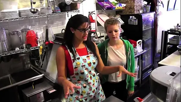بڑی Young blonde Alani Pi has job interview as barista at Penny Barber's quick-service coffee shop گرم ٹیوب