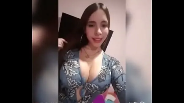 Does anyone know her name? IG, Snap, etc أنبوب دافئ كبير