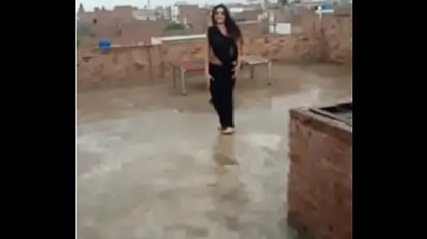 بڑی hot dance outdoor indian teen saree girl گرم ٹیوب