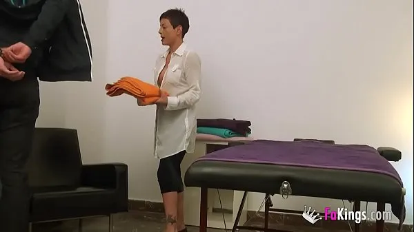 Veľká My name's Lisa, 37yo masseuse, and I will film myself fucking a patient teplá trubica
