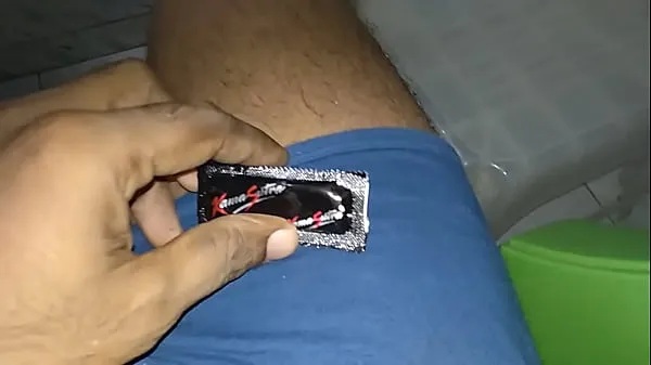 Stort Cumming in condom part 1 varmt rør