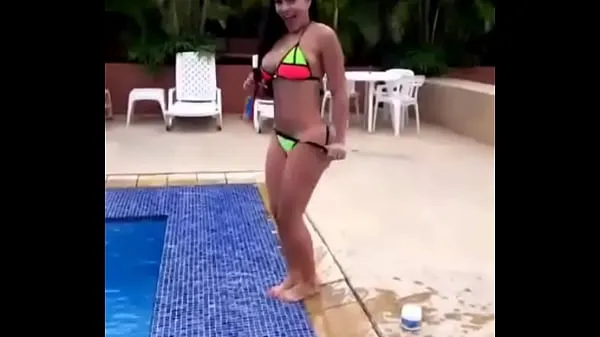 大In the pool I am hot I want to take off my thong ---- Hello friend, excuse me ... I live in Venezuela I am without money for my ... help me just by entering and giving SKIP AD in this link-- https://met.bz / abigaila help me please暖管