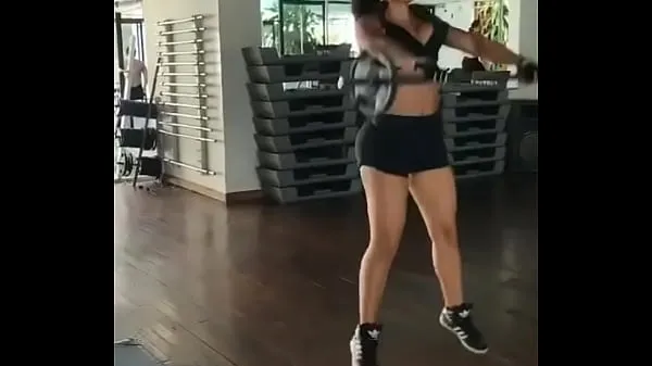 Stort In the sexy and sensual gym I like to be desired ---- Hello friend, sorry, I have my sick please help me, I only ask you to enter and give her skip advertising at this link /Help me varmt rør
