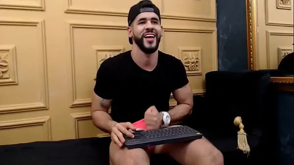 Veľká Gay Latino Masturbating on Cam teplá trubica