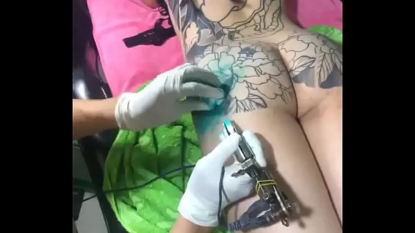 Grande Asian full body tattoo in Vietnam tubo quente