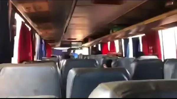 Veľká sucking on the bus teplá trubica