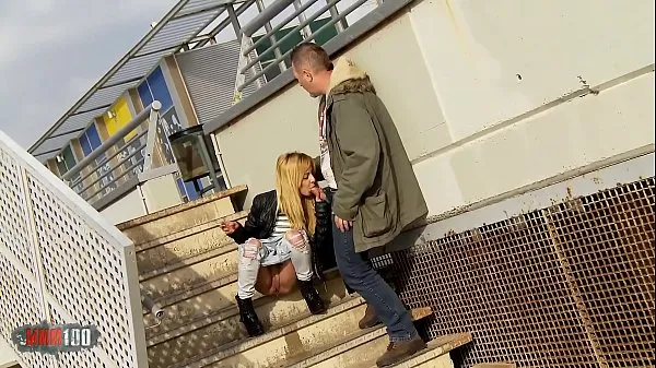 Suuri Public blowjob while peeing and outdoor fucking with dulce Chiki lämmin putki