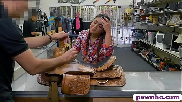 Stort Country girl gets asshole boned by horny pawnshop owner varmt rør