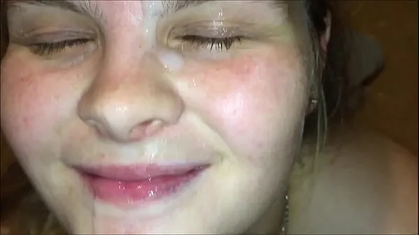 Teen babe get recorded by guy Iphone giving amazing blowjob and taking a huge cum facial أنبوب دافئ كبير