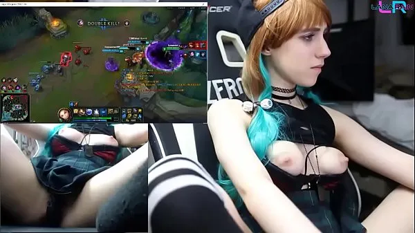 बड़ी Teen Playing League of Legends with an Ohmibod 2/2 गर्म ट्यूब