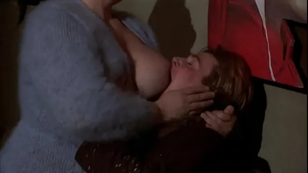 Suuri Horny busty milf getting her tits sucked by teen boy lämmin putki