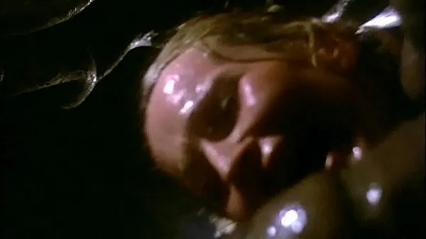 Grote Galaxy Of Terror Giant Worm Sex Scene 9 warme buis