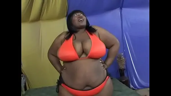 Velká Fat black Ms Squeez'em can take a cock better than some skinny bitch teplá trubice