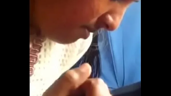 بڑی Horny tamil girl sucking black cock and caring it with her tongue گرم ٹیوب