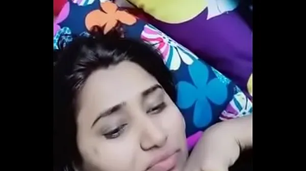 बड़ी Swathi naidu liplock and enjoying with boyfriend on bed गर्म ट्यूब