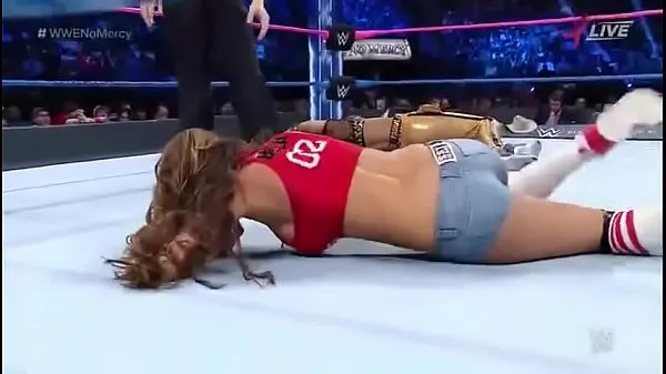 Veľká Nikki Bella vs Carmella. No Mercy 2016 teplá trubica