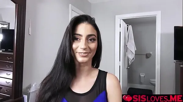 Suuri Jasmine Vega asked for stepbros help but she need to be naked lämmin putki