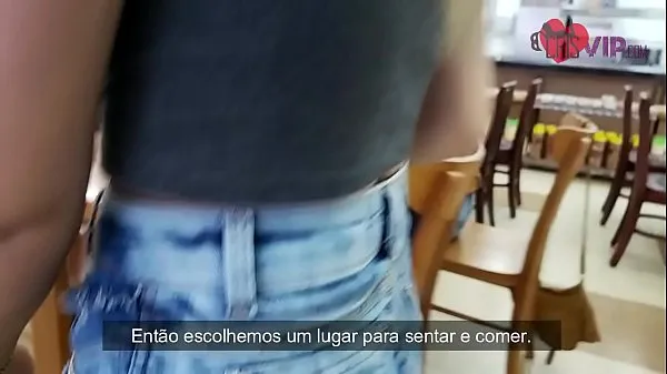 Duża Cristina Almeida in the parking lot of a snack bar in Fernão Dias, receiving a Christmas present, the bastard eats it without a condom and cums inside her pussy in front of the meek cuckold who films it and is cursed by her ciepła tuba
