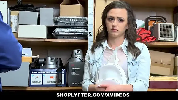 Veľká ShopLyfter - Teen Thief (Alex More) Gets Fucked For Her Freedom teplá trubica