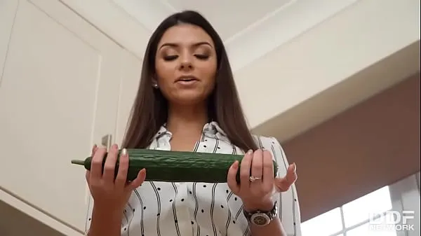 Big Cucumber Goes Deep warm Tube