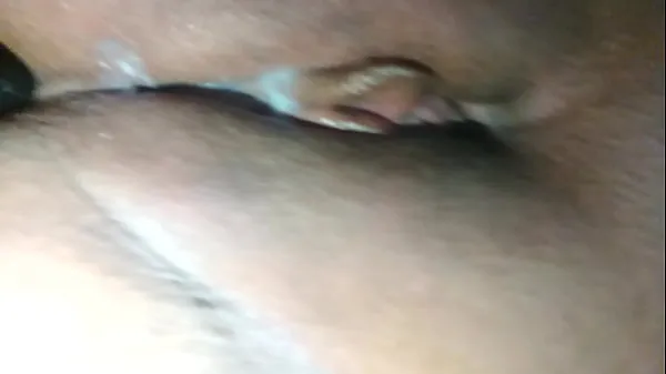 Ass eats hairbrush to orgasm Tiub hangat besar
