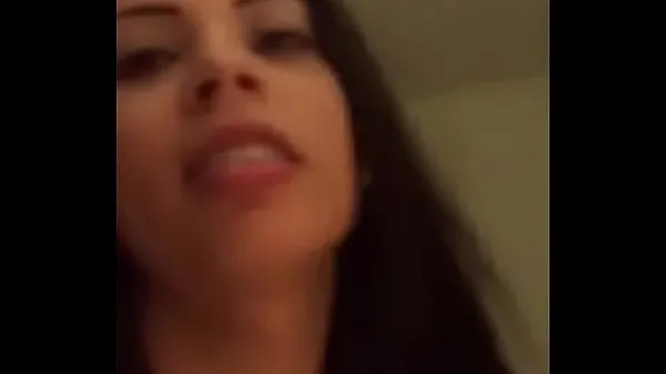 Ống ấm áp Rich Venezuelan caraqueña whore has a threesome with her friend in Spain in a hotel lớn