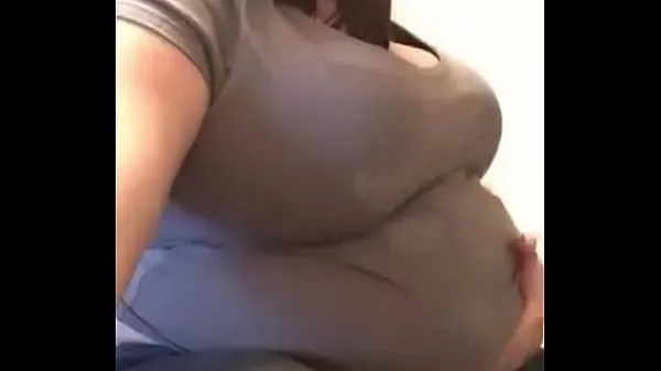Sexy fat MILF with a BIG belly Tabung hangat yang besar