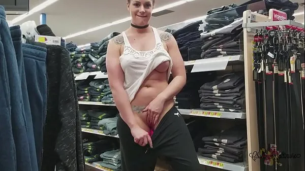 Walmart Public Nudity MILF Part 2 Tiub hangat besar