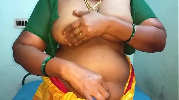 Big desi aunty showing her boobs and moaning warm Tube