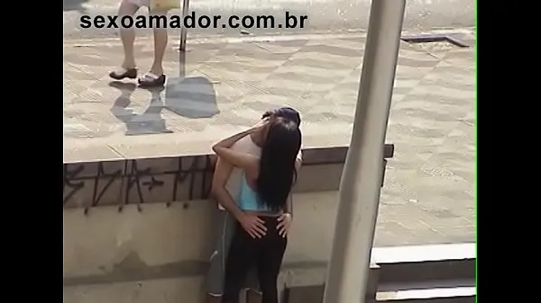 Amateur video caught boy giving his girlfriend a finger in full daylight on the Maria Paula viaduct أنبوب دافئ كبير