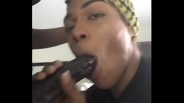 Grote I can swallow ANY SIZE ..challenge me!” - LibraLuve Swallowing 12" of Big Black Dick warme buis