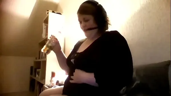 Grote d. French BBW Carapuce31 on cam having beer 1 warme buis