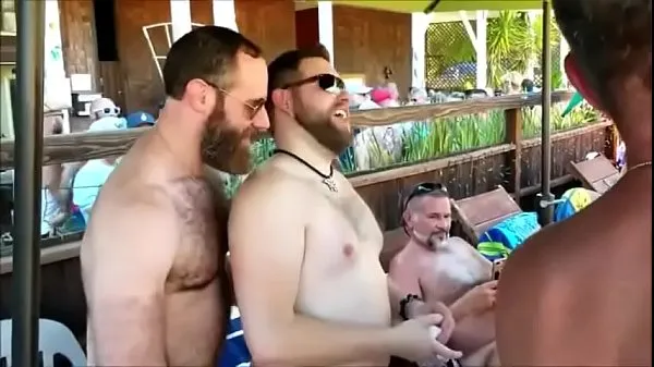 Stort bears fuck in public varmt rør