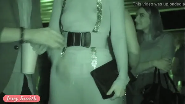 Suuri Jeny Smith naked in a public event in transparent dress lämmin putki