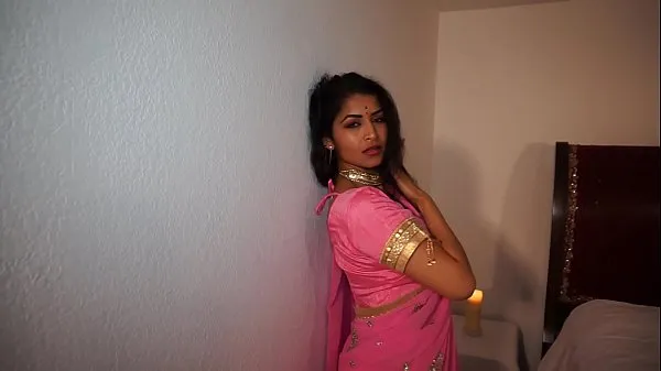 Velká Seductive Dance by Mature Indian on Hindi song - Maya teplá trubice