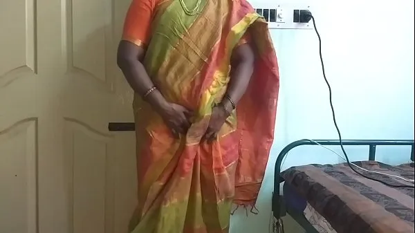 Suuri Indian desi maid to show her natural tits to home owner lämmin putki