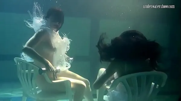 Siskina and Polcharova are underwater gymnasts Tabung hangat yang besar
