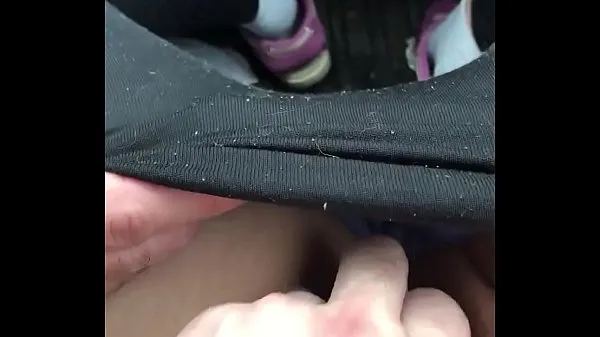 Fingering my girl in the car أنبوب دافئ كبير