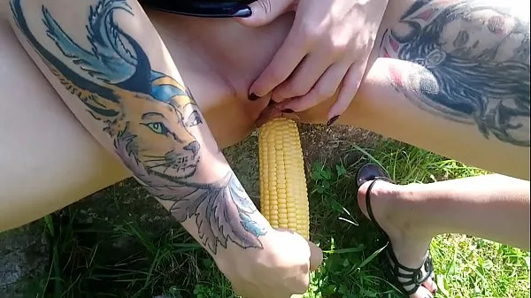 Big Lucy Ravenblood fucking pussy with corn in public warm Tube