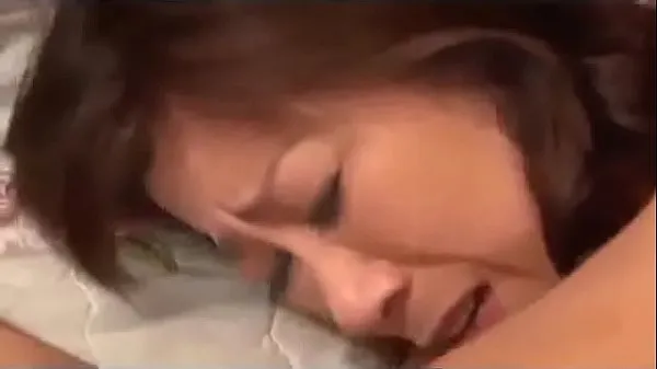 Milf With Hairy Pussy Sucking Guy Cock Fingered And Fucked On The Bed [2 أنبوب دافئ كبير