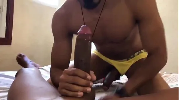 बड़ी RONNY AISLAN TAKING A DICK IN THE CUTTLE गर्म ट्यूब