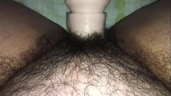 Fat pig getting machine fucked in hairy pussy Tabung hangat yang besar